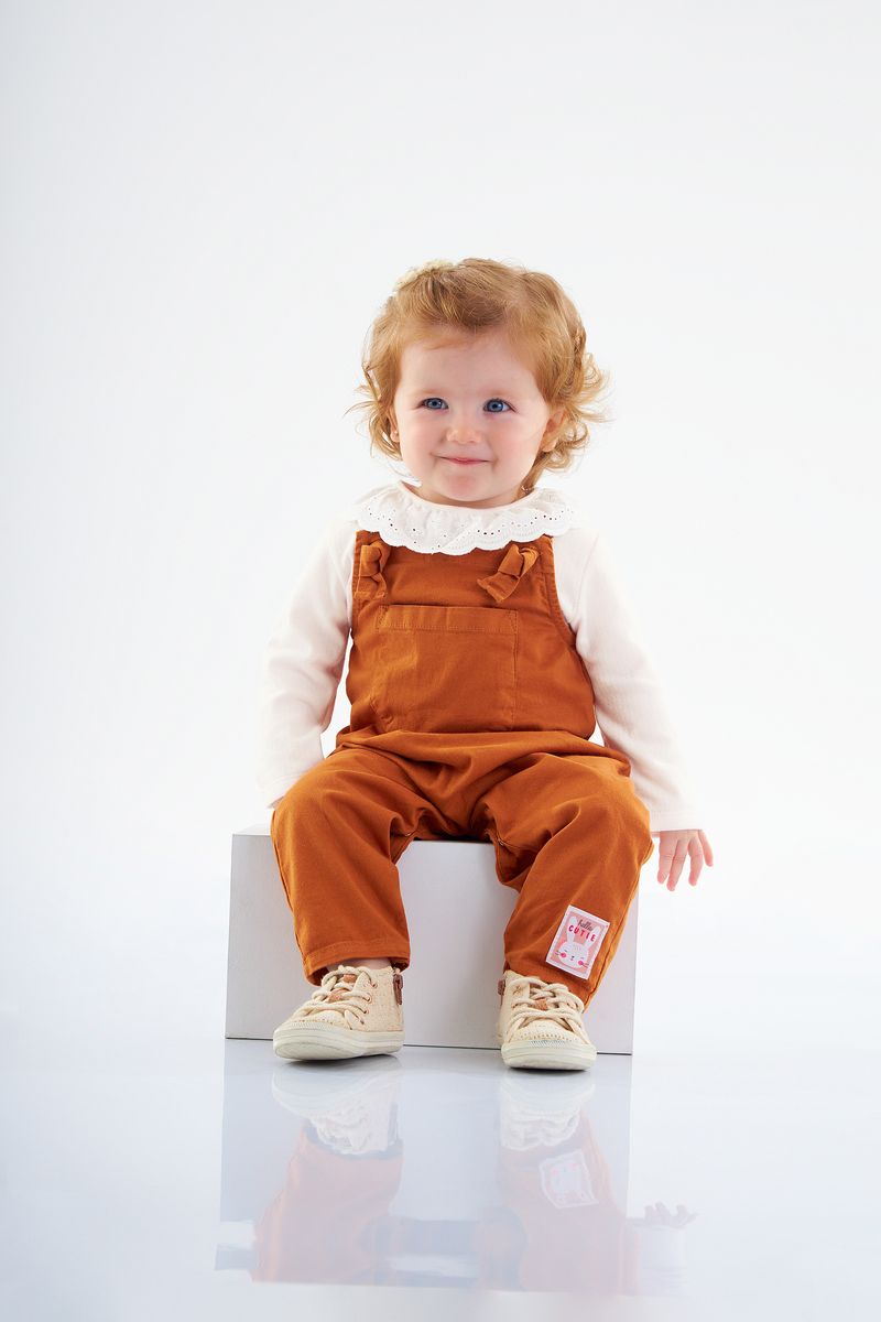 Up-Baby---Conjunto-de-Inverno-com-Jardineira-e-Blusa-para-Bebe-Menina-Marrom