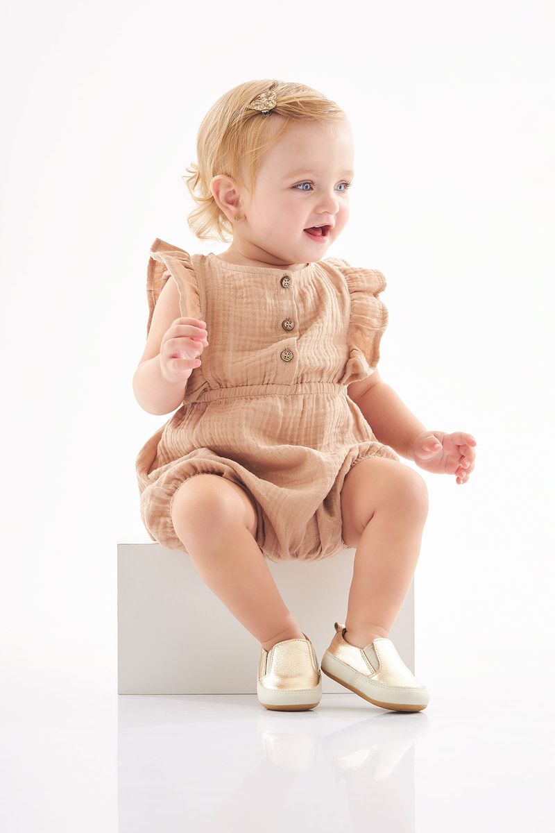 Banho-de-Sol-em-Gaze-Bebe-Menina--Bege--Up-Baby