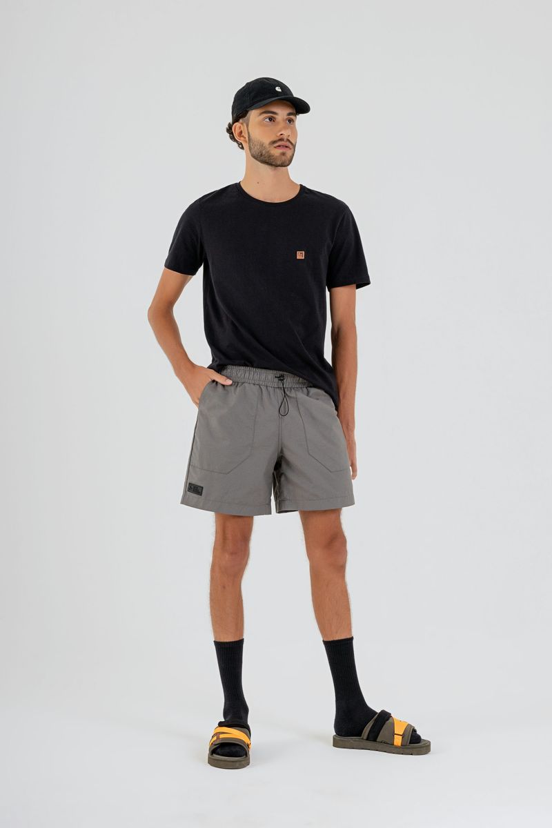 Bermuda-Masculina-em-Tecido-Corta-Vento