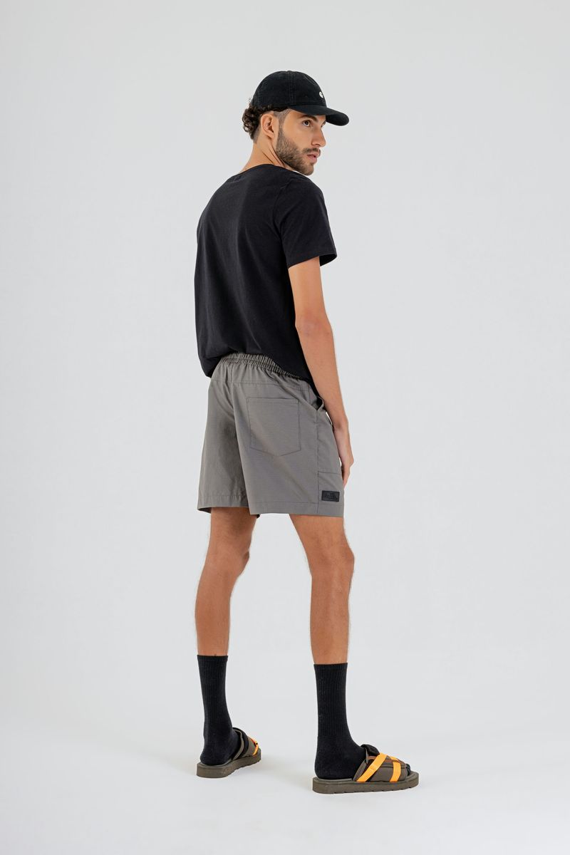Bermuda-Masculina-em-Tecido-Corta-Vento
