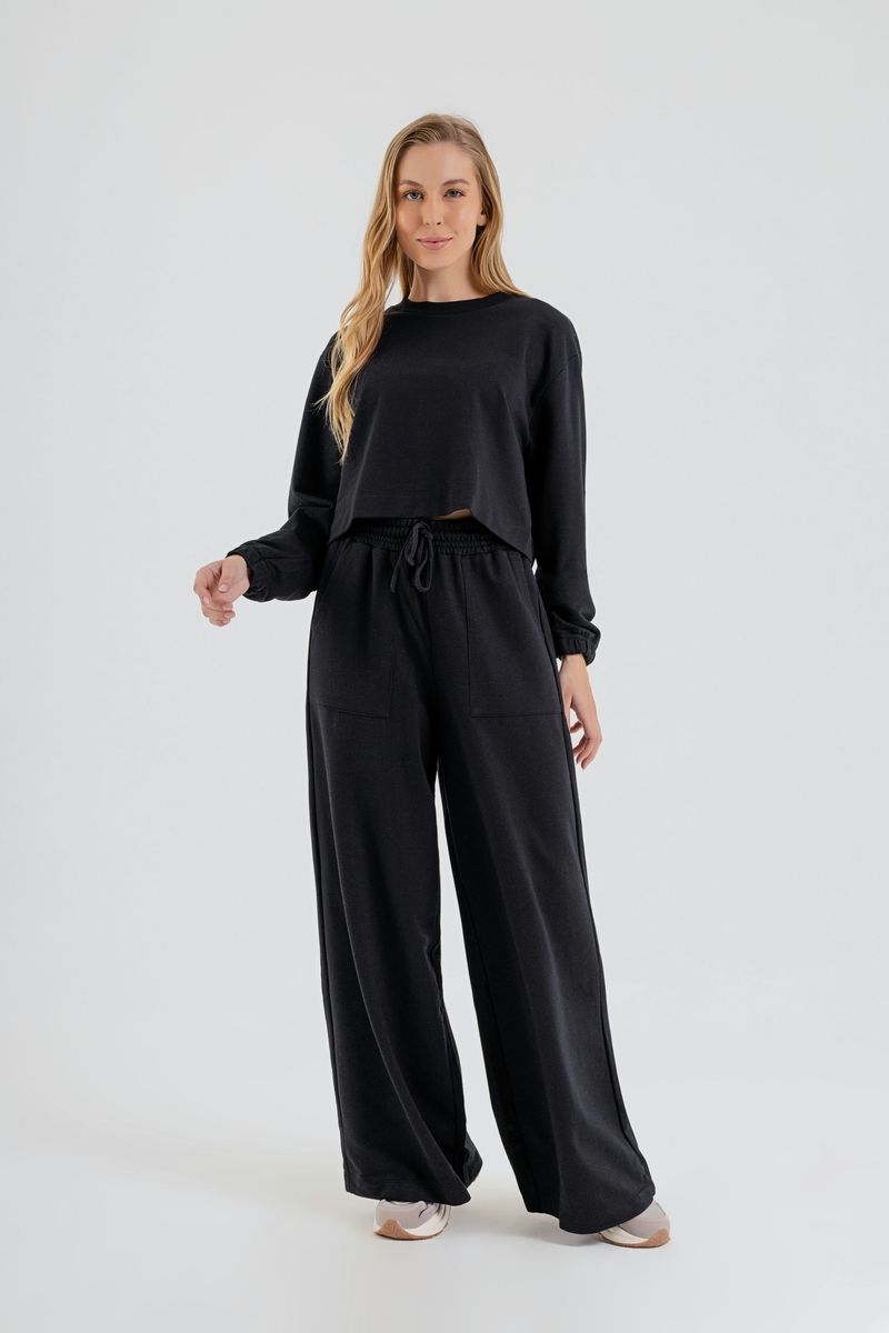Blusao-Cropped-Basico-em-Moletom-Feminino-Adulto--Preto--Just-Basic