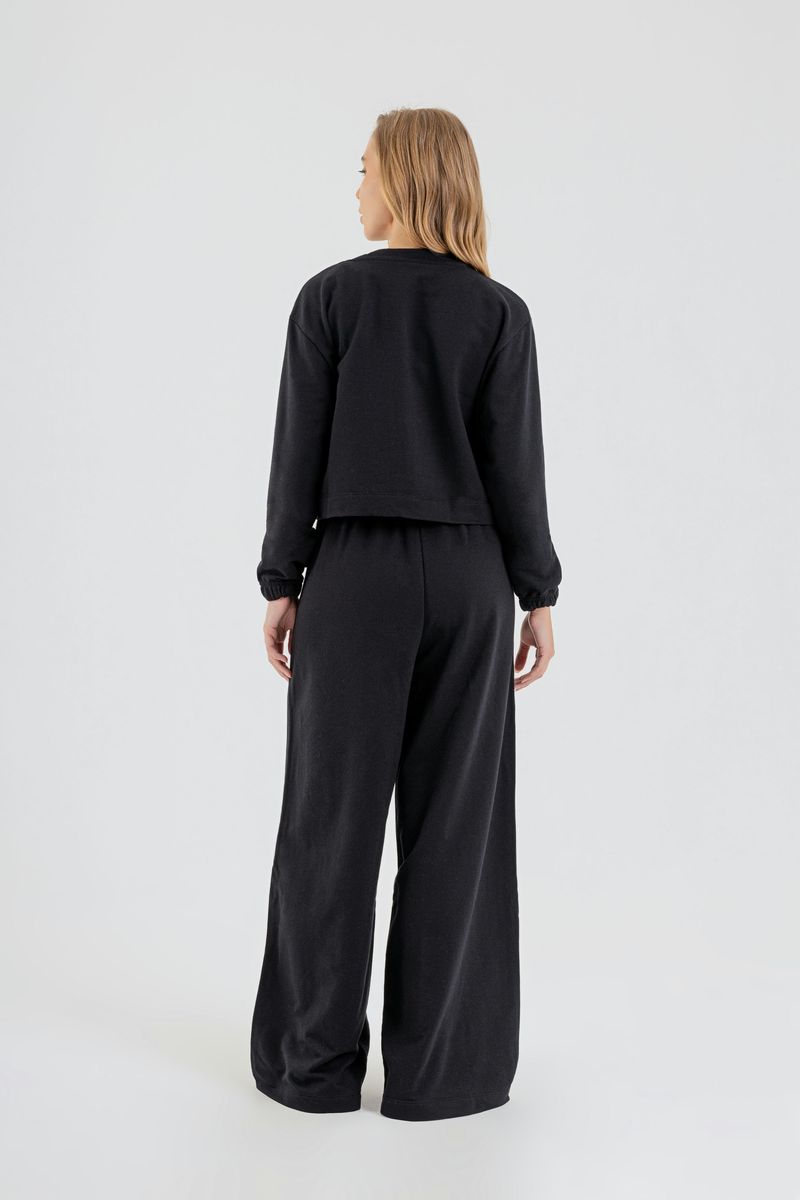Blusao-Cropped-Basico-em-Moletom-Feminino-Adulto--Preto--Just-Basic