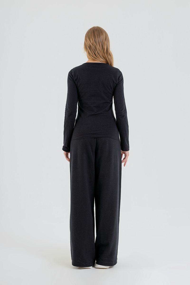 Blusa-Basica-Manga-Longa-Feminina-em-Cotton--Preto--Just-Basic