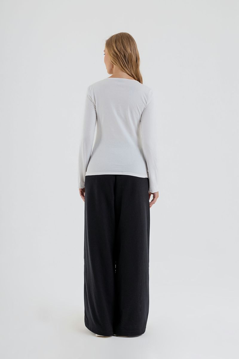 Blusa-Basica-Manga-Longa-Feminina-em-Cotton--Branco--Just-Basic