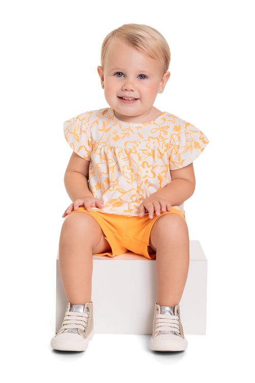 Conjunto com Bata e Short para Bebê Menina (Off White) Quimby