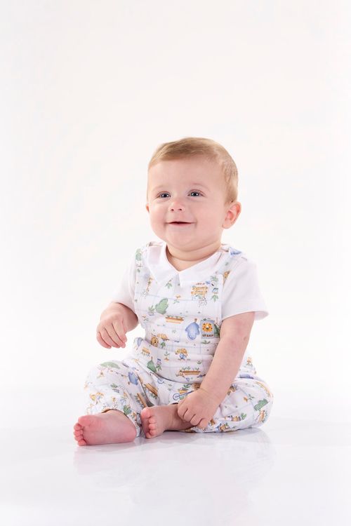 Conjunto Comfy para Bebê Menino com Jardineira e Body (Branco) Up Baby