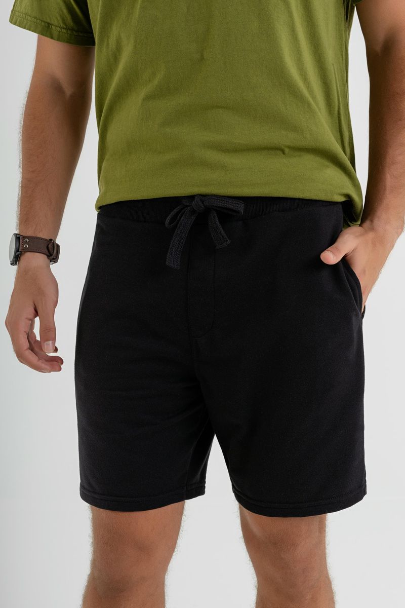 Bermuda-Masculina-em-Moletom-Preto