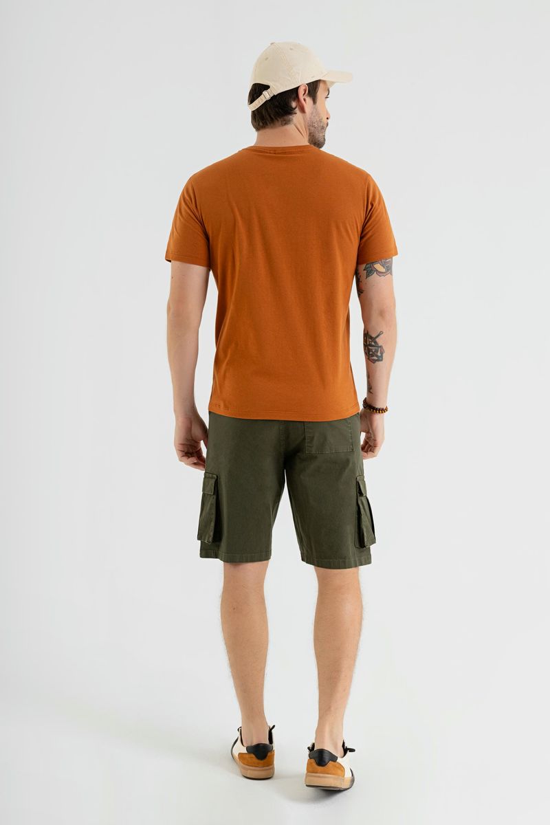 Camiseta-Manga-Curta-em-Meia-Malha-Marrom