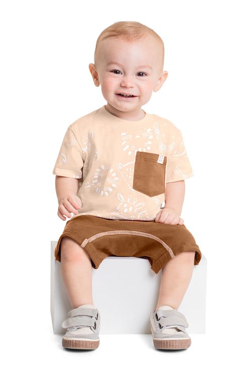 Conjunto com Camiseta e Short em Moletom para Bebê Menino (Bege) Quimby