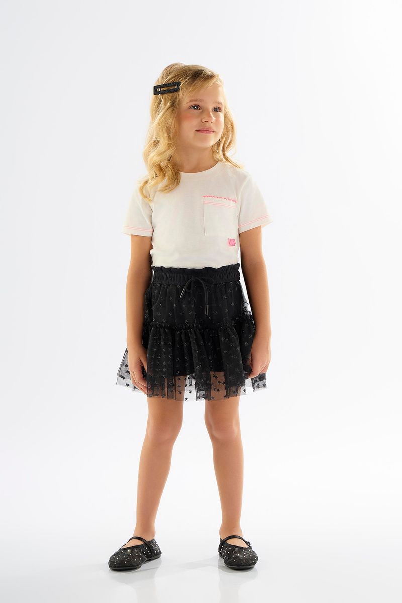 conjunto-infantil-com-blusa-e-shorts-com-saia-bege