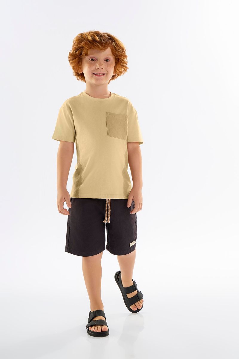 conjunto-infantil-para-meninos-com-camiseta-e-bermuda-bege