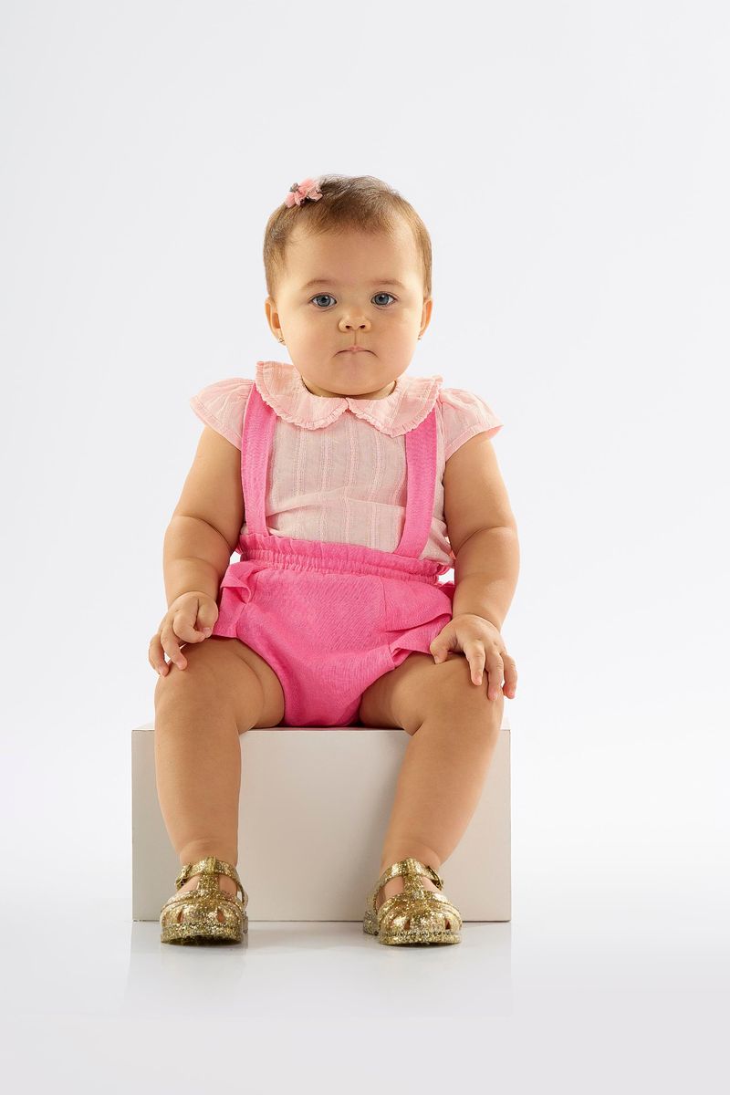 conjunto-para-bebe-menina-com-jardineira-e-body-rosa