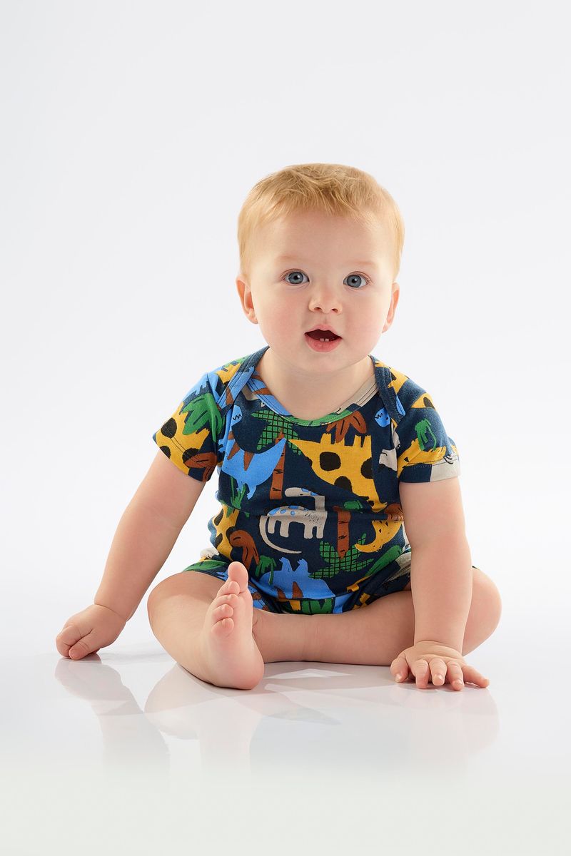 macaquinho-para-bebe-menino-em-suedine-essentials-azul-marinho