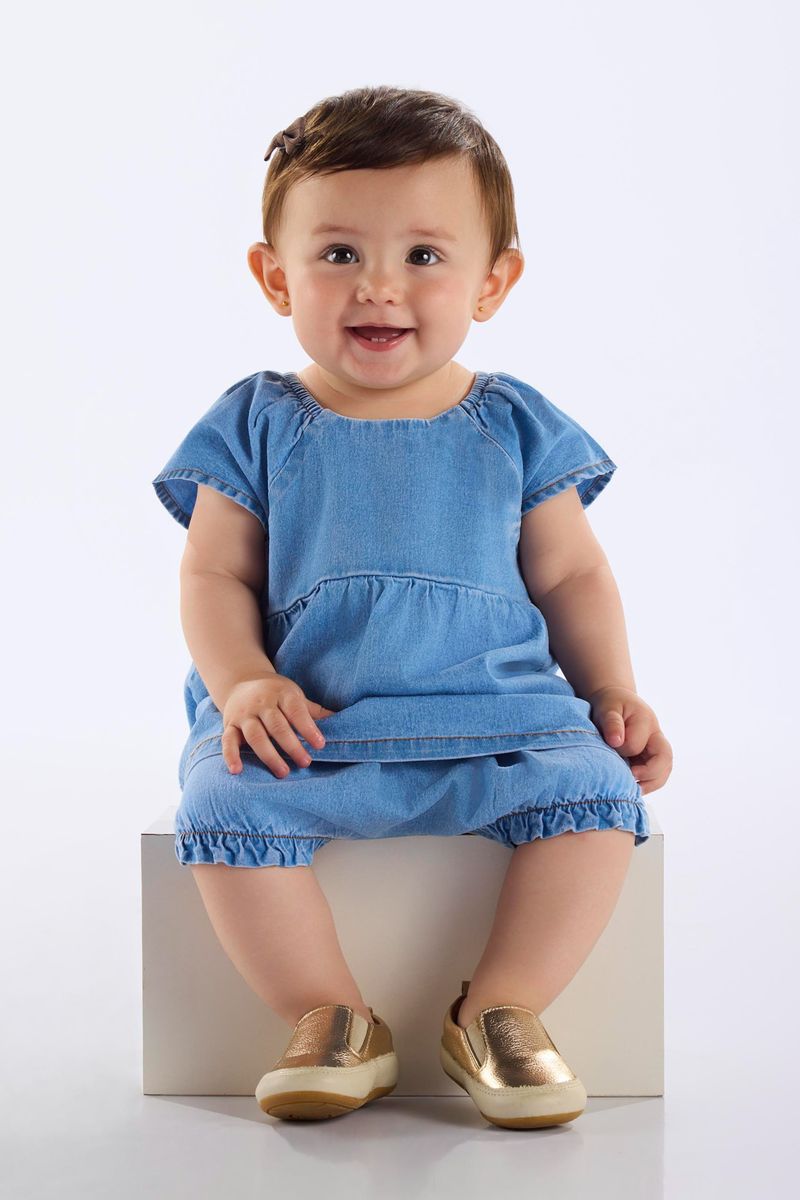 conjunto-com-bata-e-calcinha-jeans-para-bebe-menina-azul-up-baby