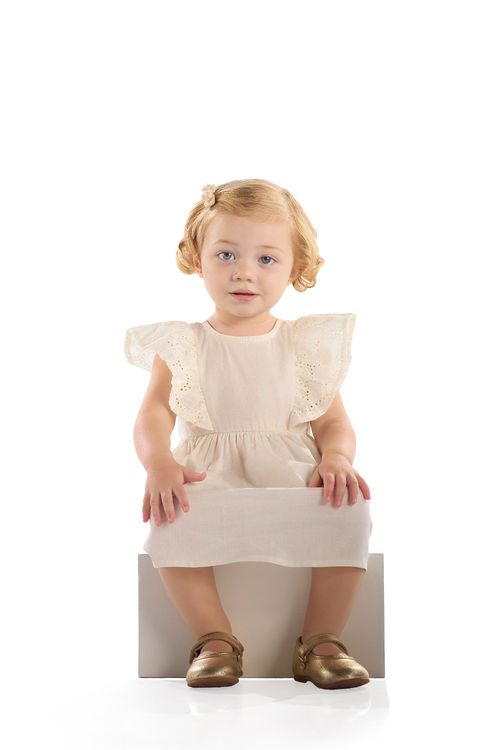 Vestido Bebê Tricoline com Babado em Laise (Off White) Quimby