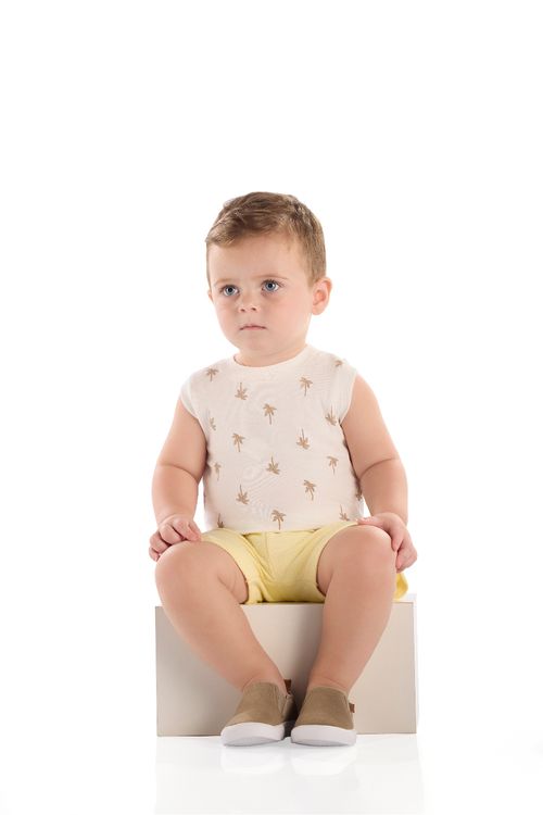 Conjunto para Menino Regata Estampada e Bermuda (Off White) Quimby
