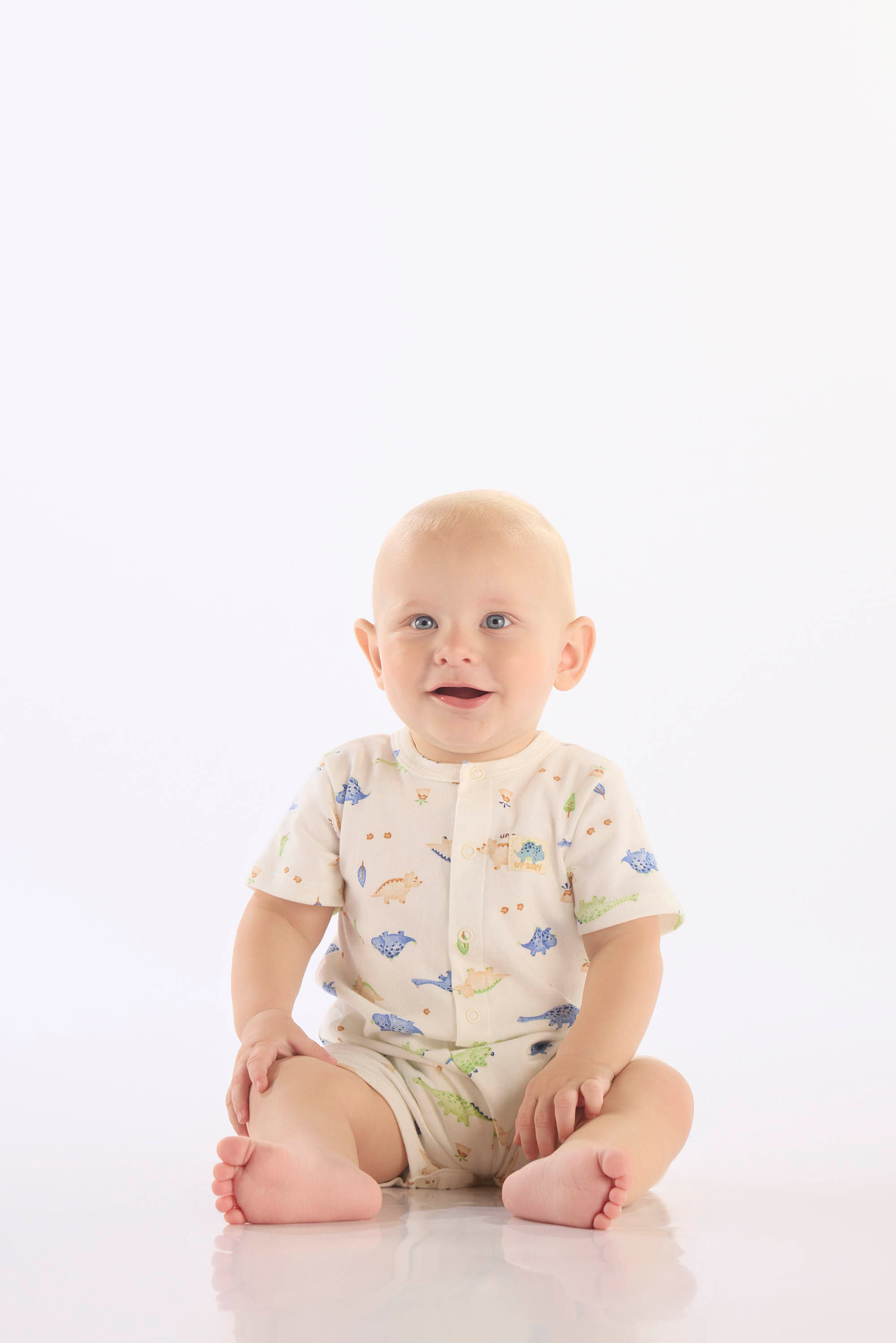 Macaquinho Bebê Menino em Suedine Comfy com Abertura Frontal (Bege) Up Baby