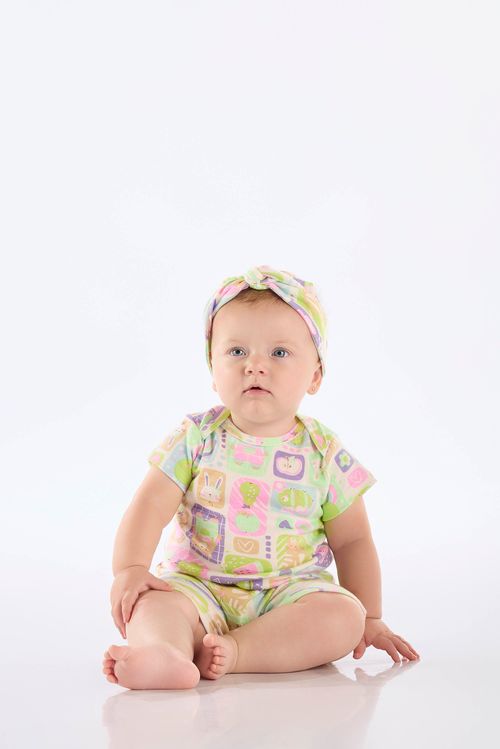 Macaquinho em Suedine Essentials para Bebê Menina (Verde) Up Baby