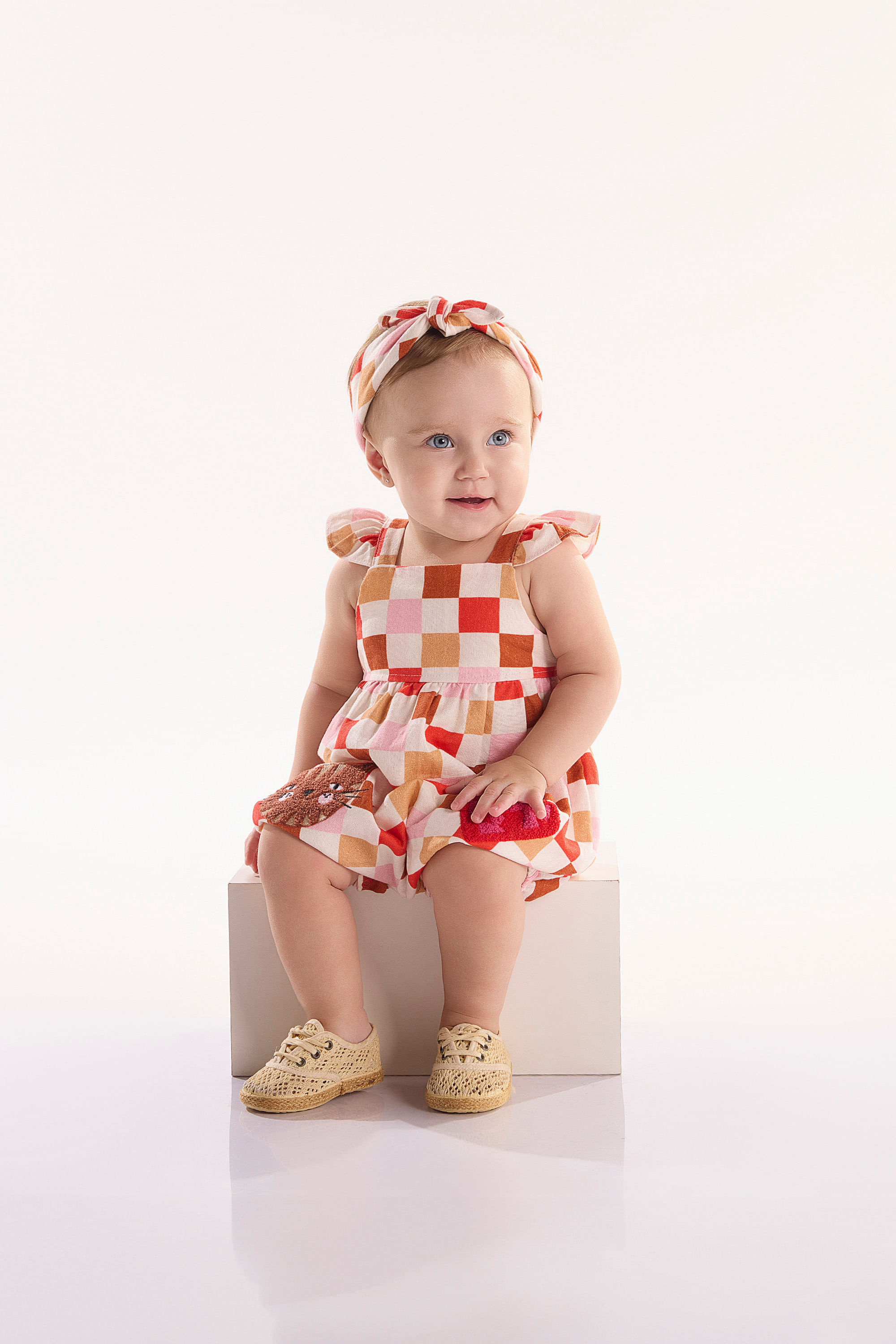 Macaquinho para Bebê Menina em Viscolinho Gatinhos (Off White) Três e Já