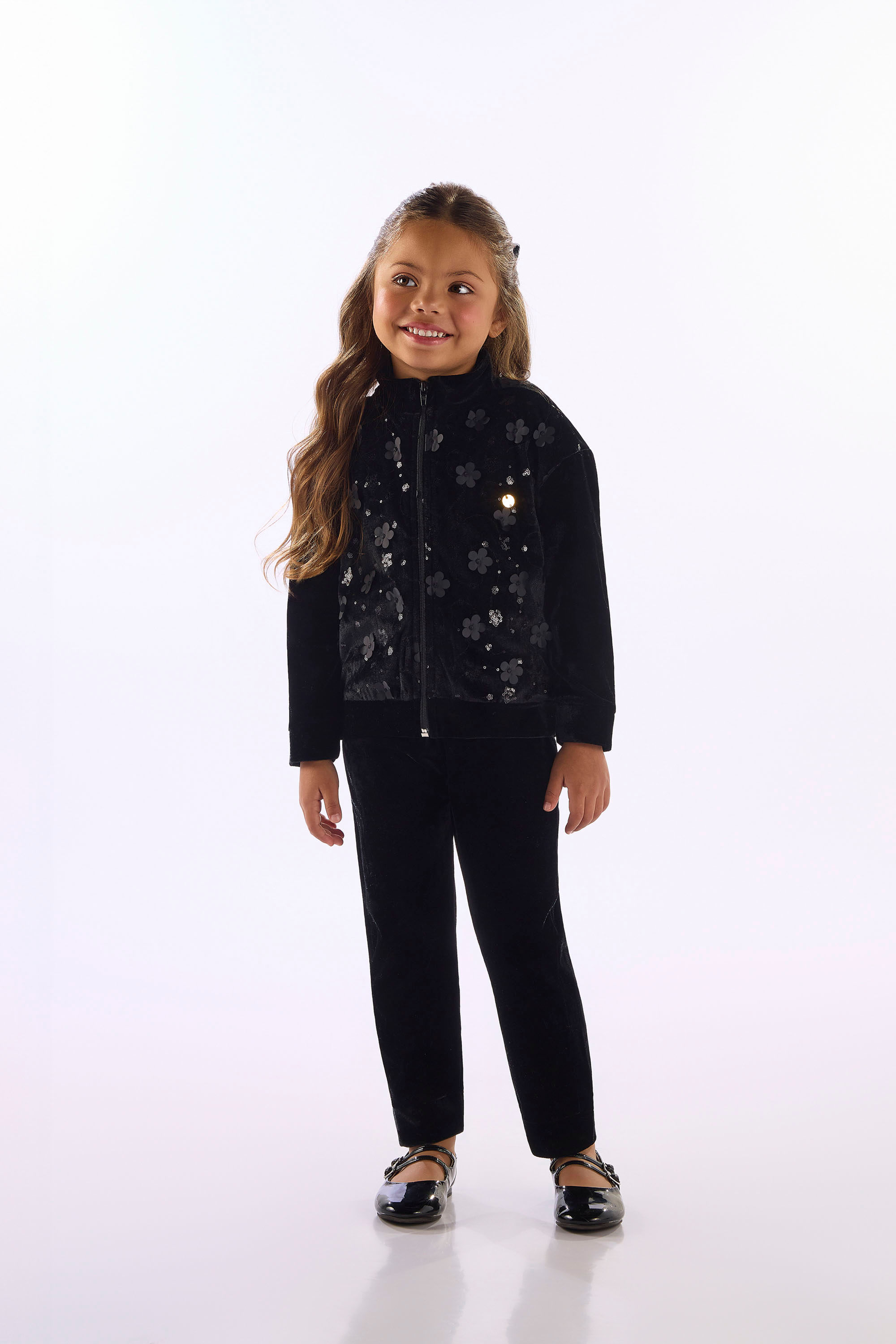 Conjunto Infantil Feminino Com Jaqueta Bordada E Calça Lisa (Preto) Up Baby