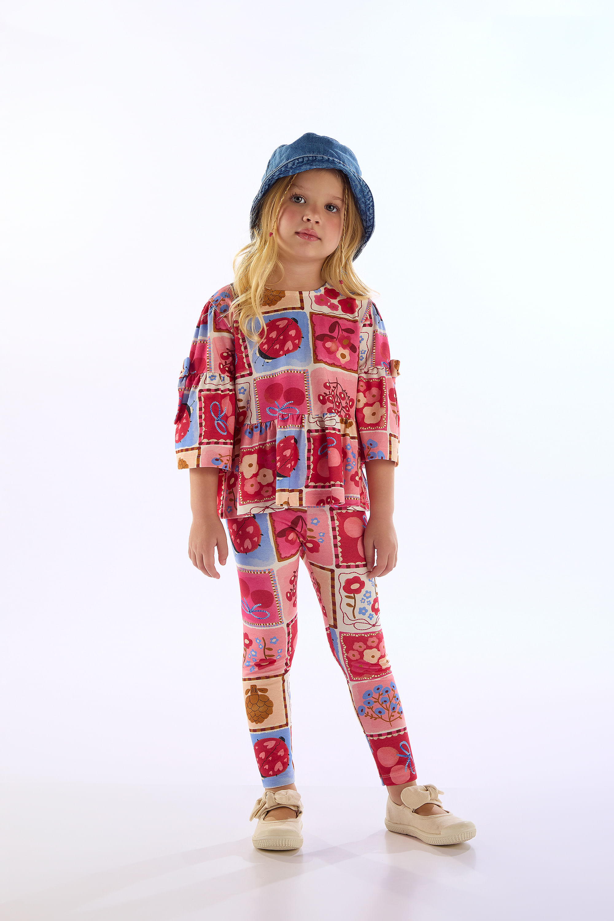 Conjunto Dona Joana Infantil com Blusa e Calça (Multicolor) Três e Já